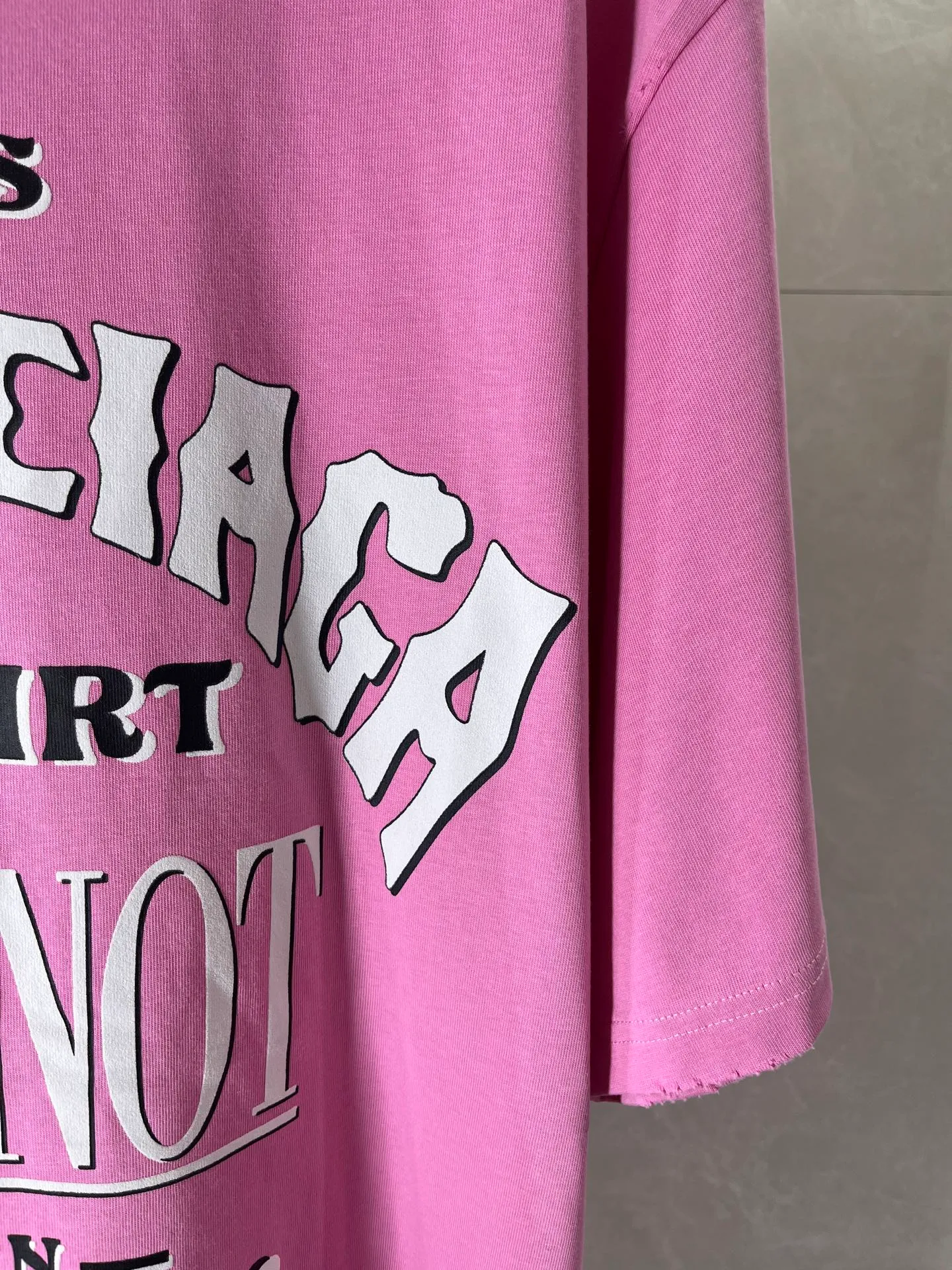 P115💰 -BALENCIAGA- 、 300 . Retro 、 、 、 not been done 、 ，Retro ， 15s ; 32s 。 、Breathable 、 Wear-Resistant ， 。Retro ， Retro ， ， 。 ， ， ， 。 notbeen done ， ， ， 。 ， 、 ， ， 。 ， ， ， 、 。 。 ， 。 oversize ，oversize ， ， ， 、 、 ， 。 ， ， 。 :Pink Sizes:XS-L